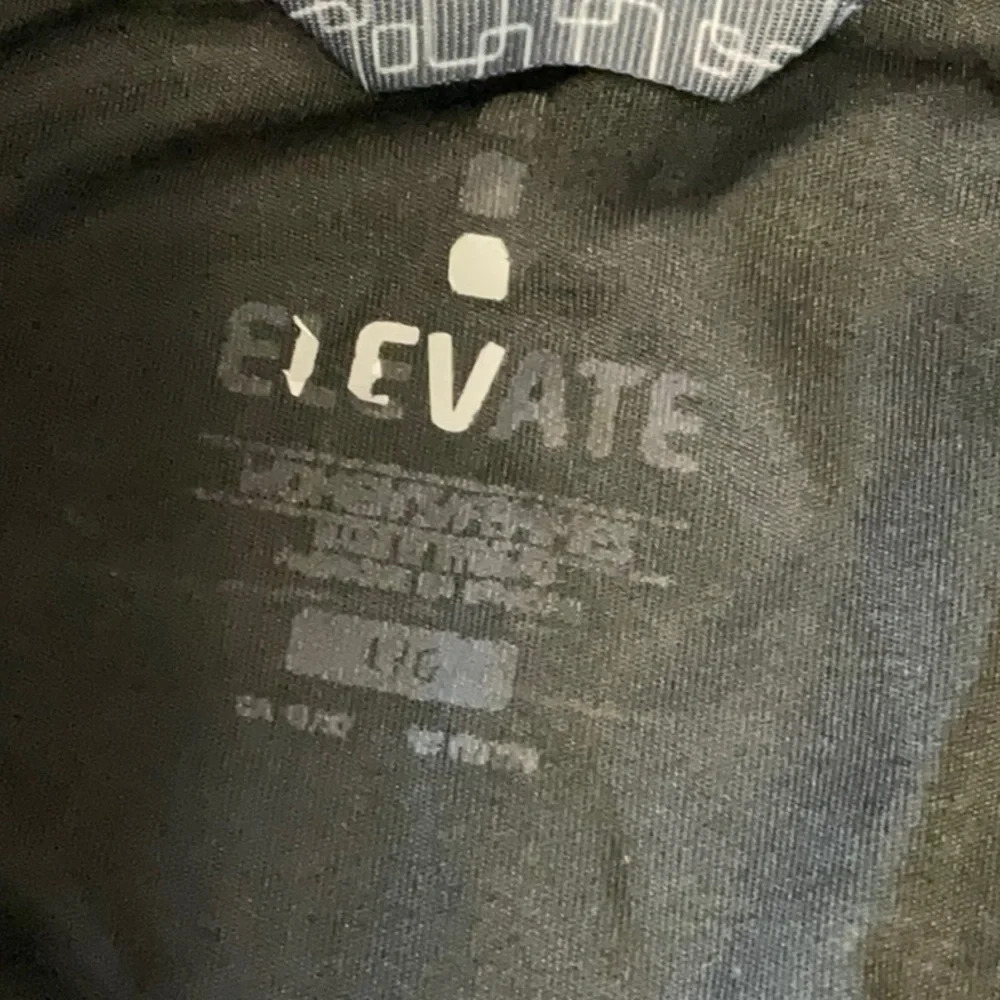 ELEVATE - Picture 3 of 4